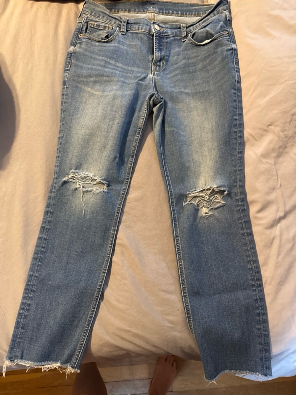 Old Navy Light Blue Distressed Ankle Crop Jeans